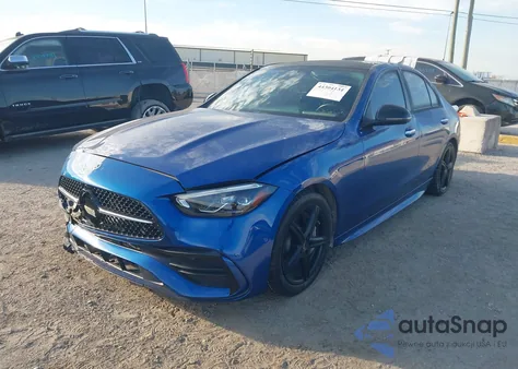 2022 Mercedes-Benz C 300 Sedan z USA, uszkodzony, nr VIN W1KAF4GB2NR009972